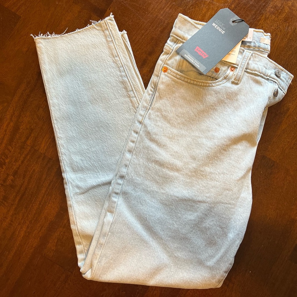 NWT Levi’s Wedgie Fit Ankle Jeans